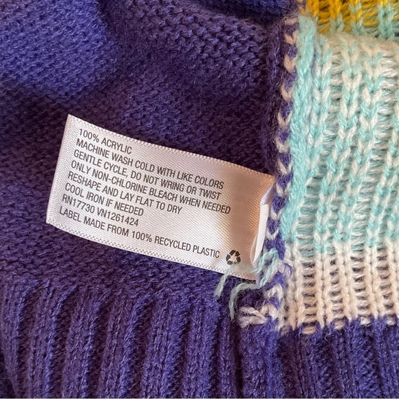 Adorable Xhiliration 100% Acrylic Hanukkah Cardigan in Size XXL - Picture 3 of 5